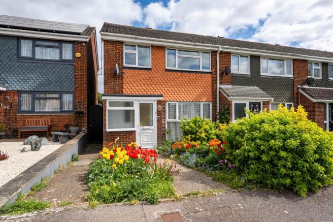 3 bed property, in Salters Way, £335,000