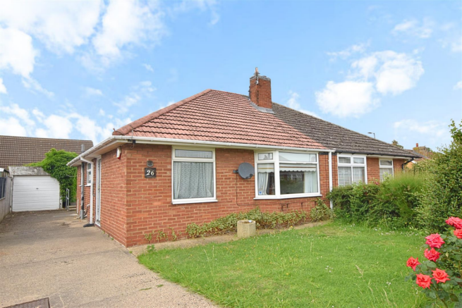 2 bed property, in Windermere Avenue, £130,000