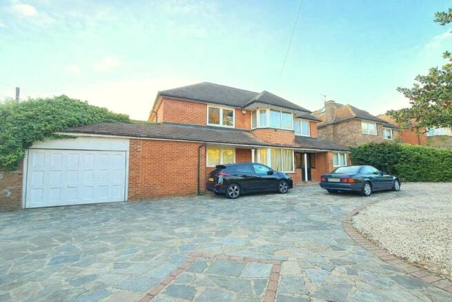 5 bed property, in Green Lane, £1,400,000