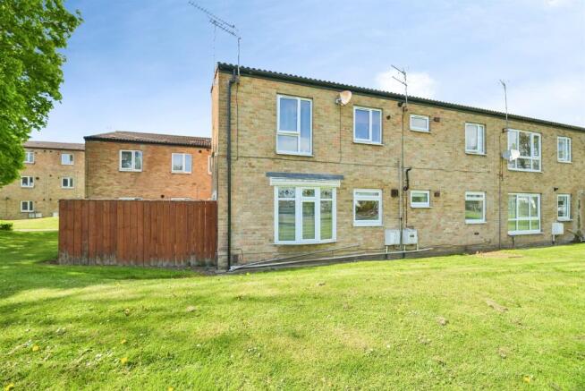 2 bed property, in Blackbush Walk, £65,000