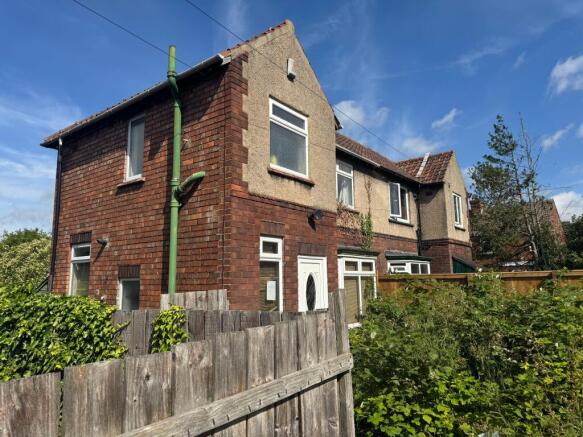 2 bed property, in 2A Imperial Crescent, £60,000