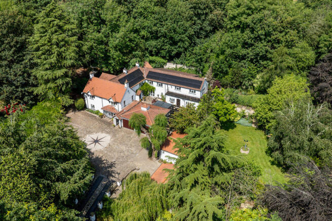 5 bed property, in Meadow Cottage, £1,450,000