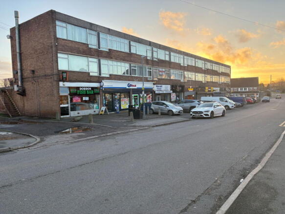2 bed property, in Browns Lane, £90,000
