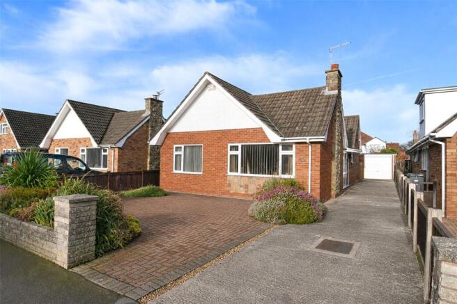 2 bed property, in Bertram Drive North, £375,000