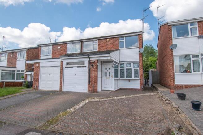 3 bed property, in Nevanthon Road, £230,000