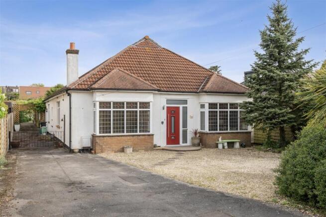 3 bed property, in Court Farm Road, £850,000