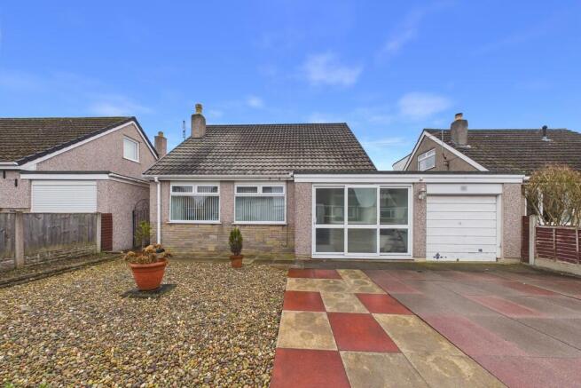 3 bed property, in 35 Hazelmount Drive, £255,000