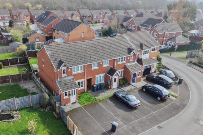 3 bed property, in Mercury Way, £153,000