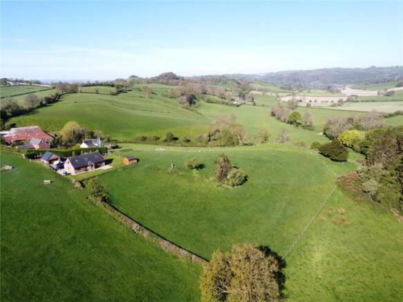 3 bed property, in Llandyssil, £485,000