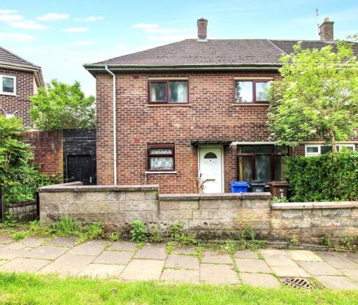 3 bed property, in 6 Newcrofts Walk, £40,000