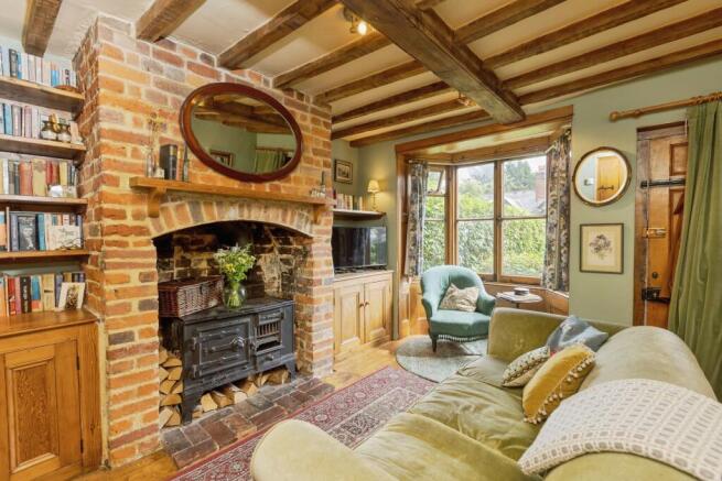 2 bed property, in London Road, £500,000