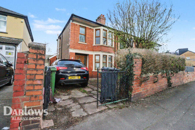 2 bed property, in Clydesmuir Road, £185,000
