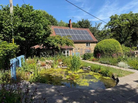 4 bed property, in Whatley, £727,500