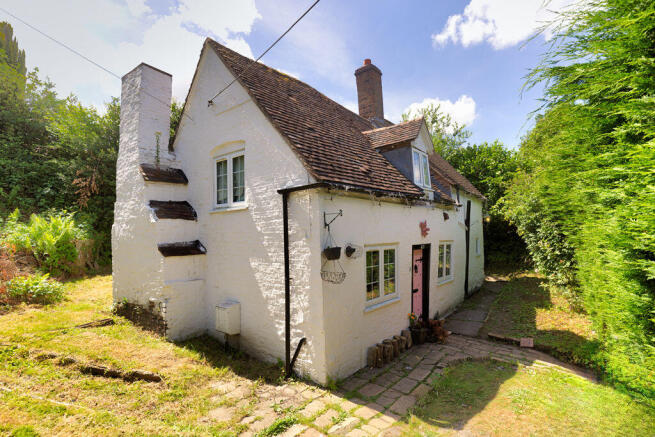 3 bed property, in Mill Lane, £325,000