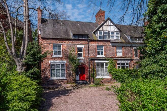 7 bed property, in Manchester Road, £725,000