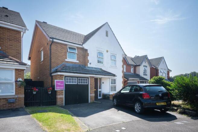 4 bed property, in Standside Park, £250,000