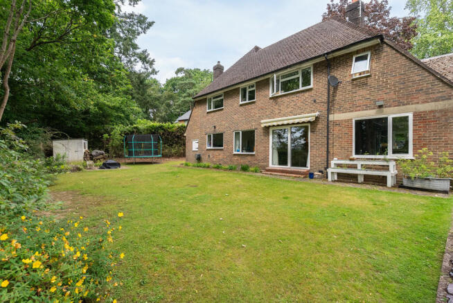 3 bed property, in Martineau Drive, £900,000