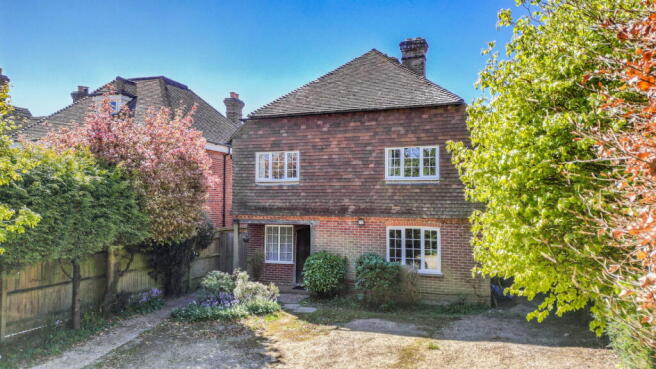 3 bed property, in Rye Road, £600,000