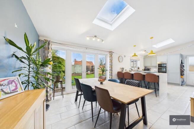 4 bed property, in Little Street, £600,000
