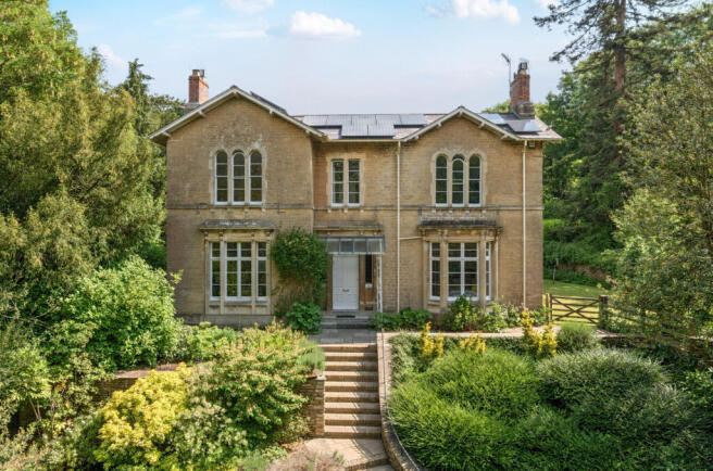 6 bed property, in Welshmill Road, £1,895,000