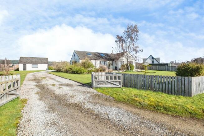 4 bed property, in Newmore, £380,000