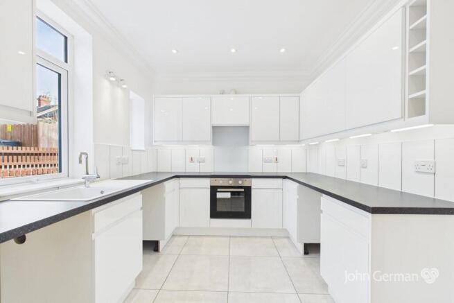 4 bed property, in Eureka Road, £295,000