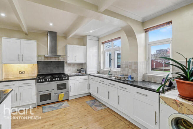 5 bed property, in Georgia Road, £750,000