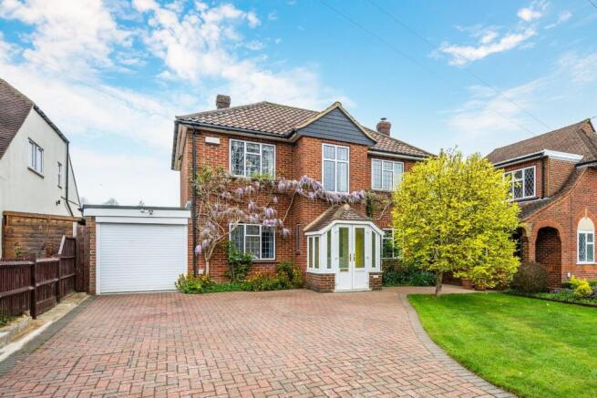 3 bed property, in Tattenham Way, £825,000