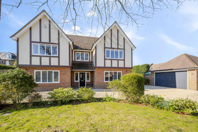 6 bed property, in Park Road, £1,000,000