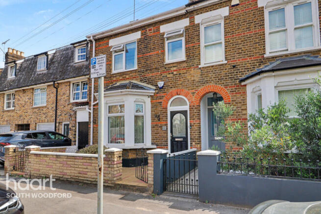 3 bed property, in Cowslip Road, £750,000