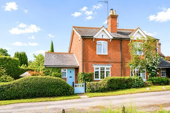 2 bed property, in Lords Hill Common, £700,000