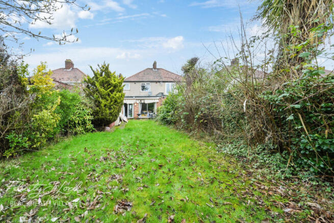3 bed property, in Wricklemarsh Road, £615,000