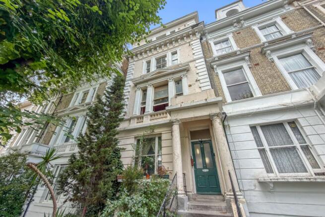 1 bed property, in Cambridge Gardens, £250,000
