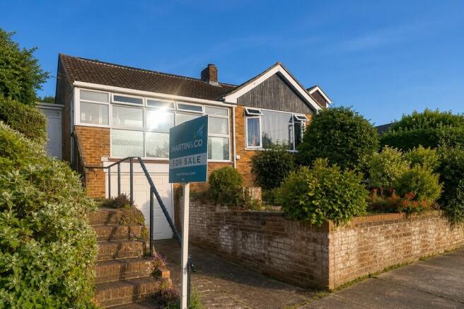 4 bed property, in Greenbank Avenue, £525,000