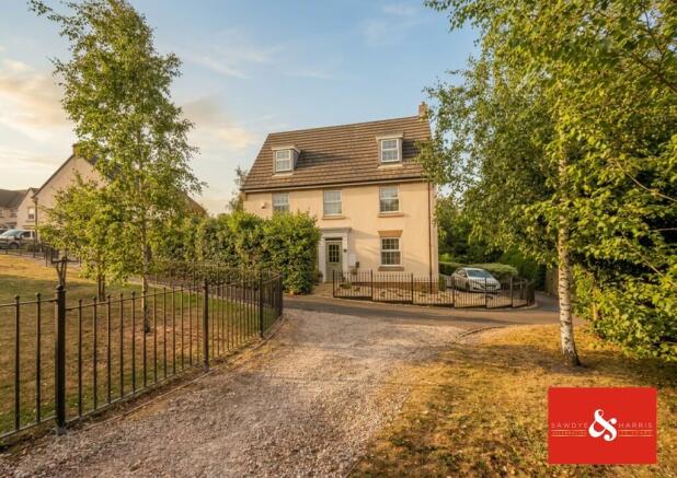 5 bed property, in Lower Trindle Close, £500,000