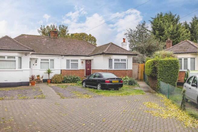 3 bed property, in Rostrevor Gardens, £475,000