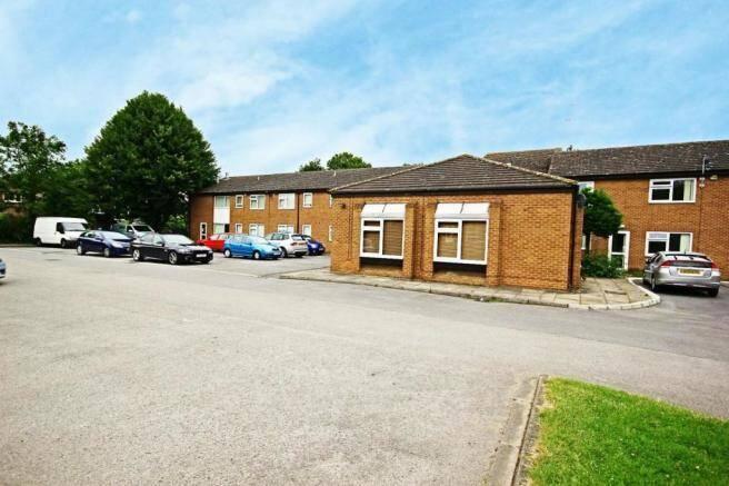 1 bed property, in St Lukes Court, £40,000