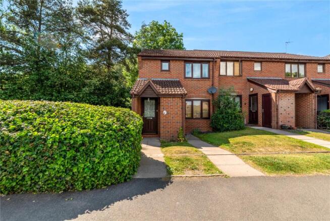 1 bed property, in Hewell Place, £130,000