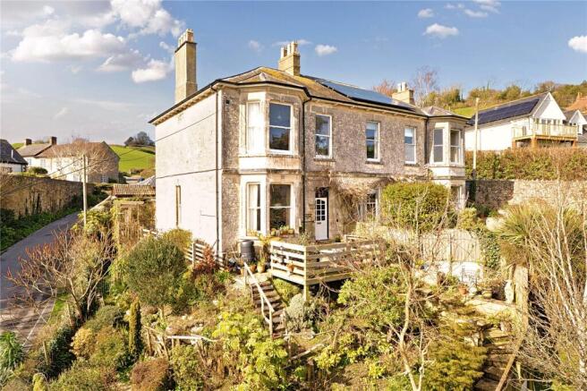4 bed property, in Court Barton Hill, £600,000