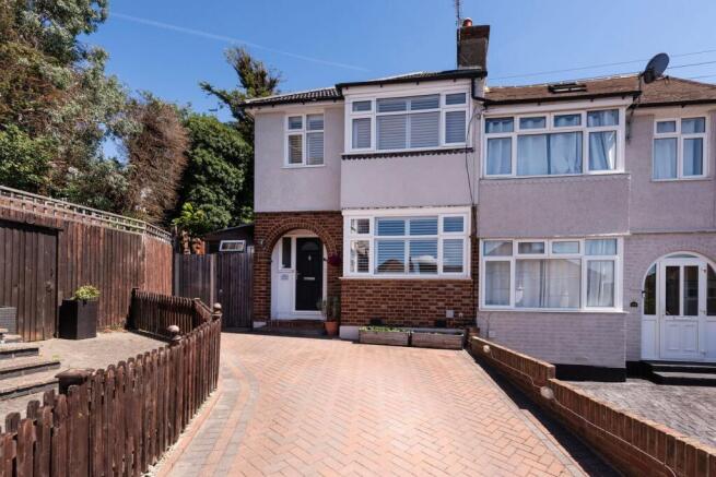 3 bed property, in Green Place, £475,000