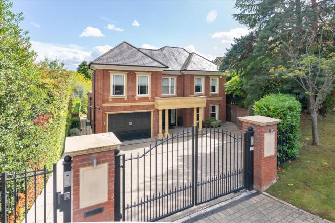 4 bed property, in Coombe Ridings, £3,950,000