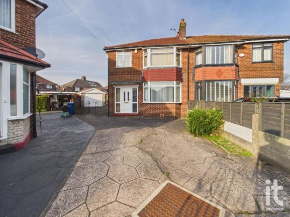 3 bed property, in St. Elmo Avenue, £300,000