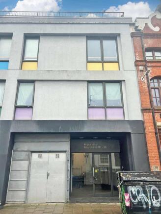 1 bed property, in Robert Street, £200,000