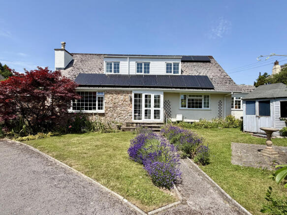 4 bed property, in Abbotskerswell, £450,000
