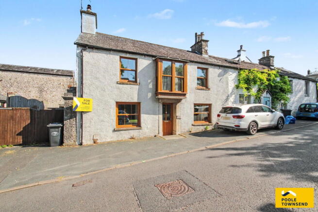 3 bed property, in Main Street, £295,000