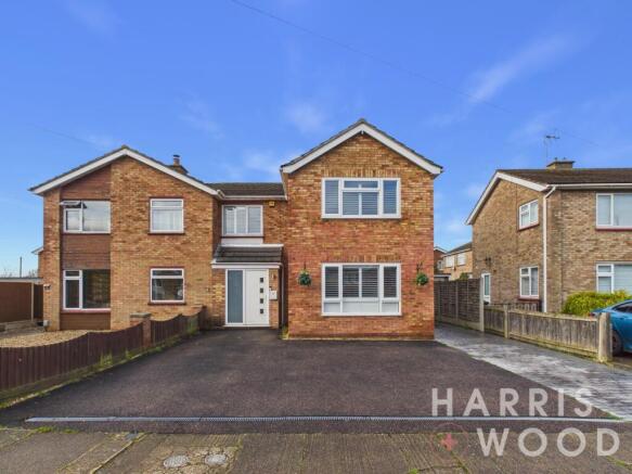 4 bed property, in St. Monance Way, £375,000