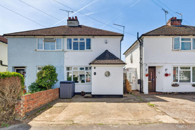2 bed property, in Weston Avenue, £475,000