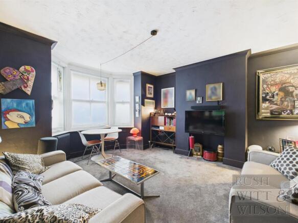 1 bed property, in Cambridge Gardens, £199,950