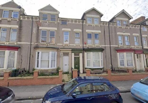 9 bed property, in 15 Hartington Road, £1,000