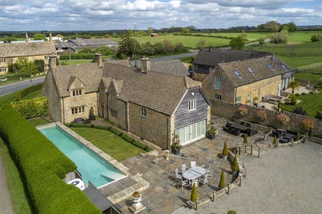 4 bed property, in Saintbury, £1,600,000